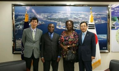 코트디브아르 대표단 울산항 방문