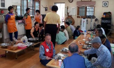 반구2동 바르게살기위원회 어르신 오찬 대접
