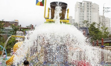“아~시원해” 물놀이장의 동심