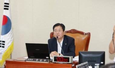 강길부의원,기획재정위 법안 상정 회의 주재