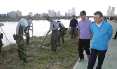 태풍복구를 위한 태화강 쓰레기 대대적 수거
