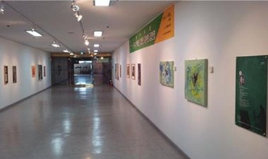 “개성 있는 신예 작가를 모십니다”