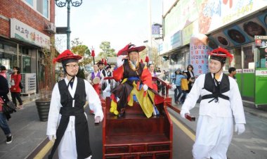 쉬이~ 물렀거라 도호부사 납신다""