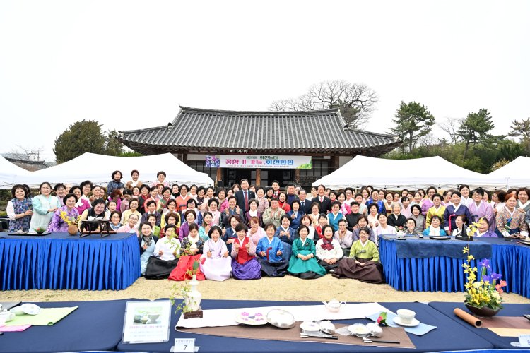‘봄 정취 물씬’....제34회 화전놀이 개최