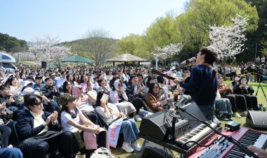 장범준밴드, 선암호수공원서 버스카버스카 벚꽃투어 공연 성황리 마쳐